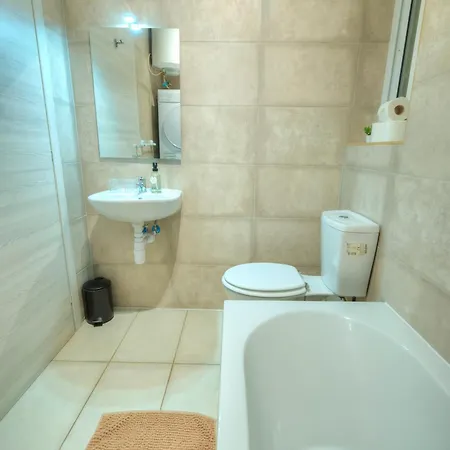 Seafront 2 Bedroom With Balcony & Jacuzzi Gogzr-6 *