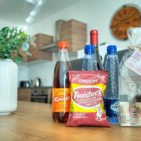 Seafront 2 Bedroom With Balcony & Jacuzzi Gogzr-6 Gzira