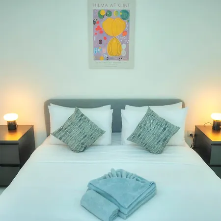 Seafront 2 Bedroom With Balcony & Jacuzzi Gogzr-6 * Gzira