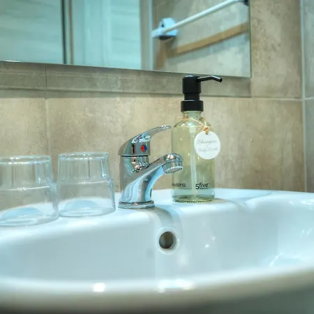 Seafront 2 Bedroom With Balcony & Jacuzzi Gogzr-6 Appartamento Gzira