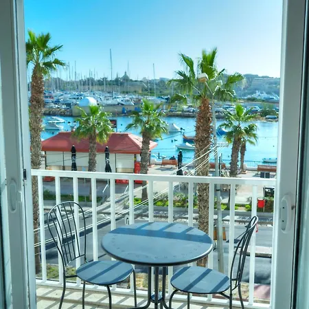 Seafront 2 Bedroom With Balcony & Jacuzzi Gogzr-6